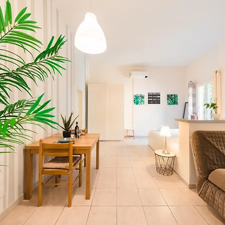 Haurelia - In The Heart Of Apartamento Bolonha